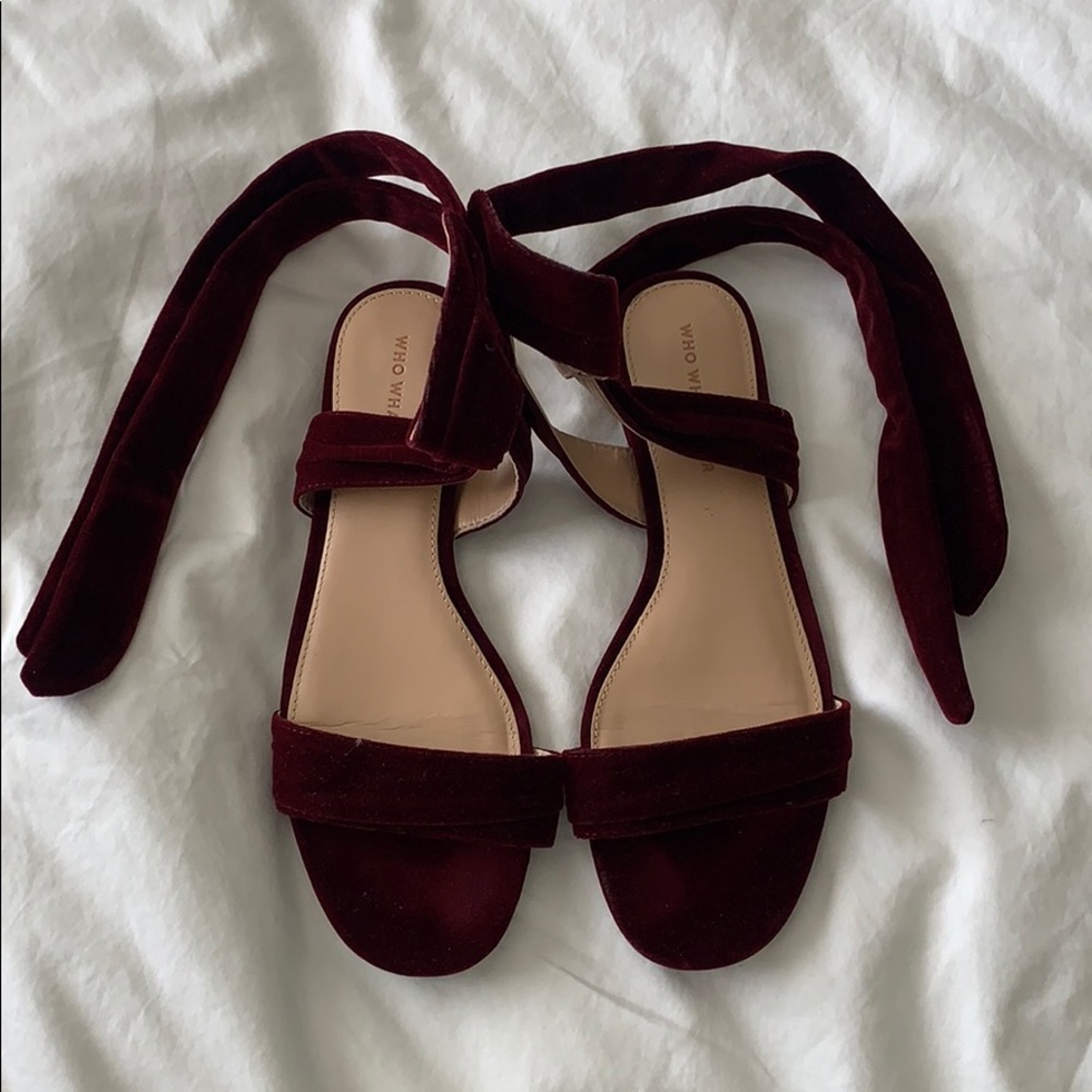 Maroon, velvet flats!